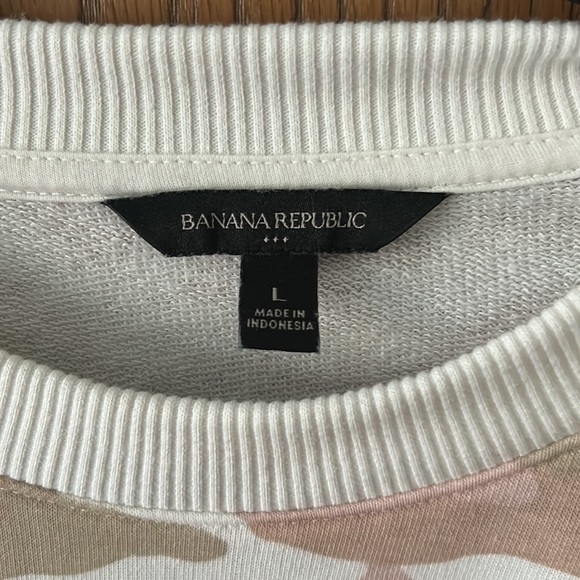 Banana Republic Sweatshirt - Picture 4 of 4